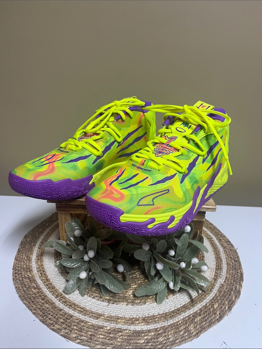 Puma LaMelo (6.5) Youth Basketball Shoes 379931-01 New
